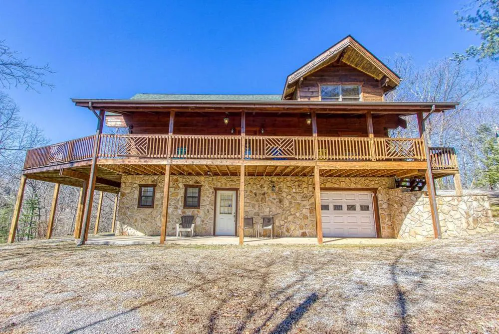 Livin' Lodge Hot Tub WIFI 685 FREE tickets each paid day Pool Table WIFI! hotel hero