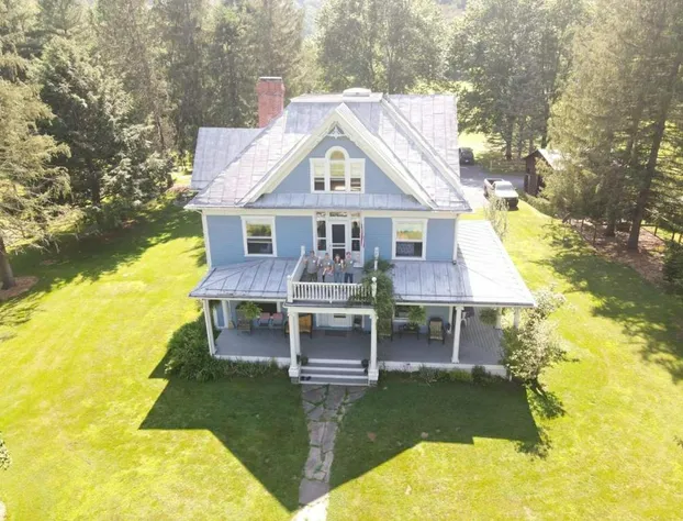 Laurel River Club Bed & Breakfast hotel detail image 2