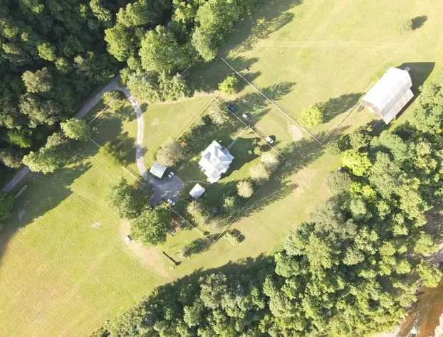 Laurel River Club Bed & Breakfast hotel detail image 4