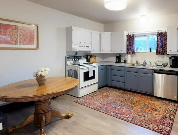 Dog Friendly Beans Place with Hot Tub by AAA Red Lodge Rentals hotel detail image 2