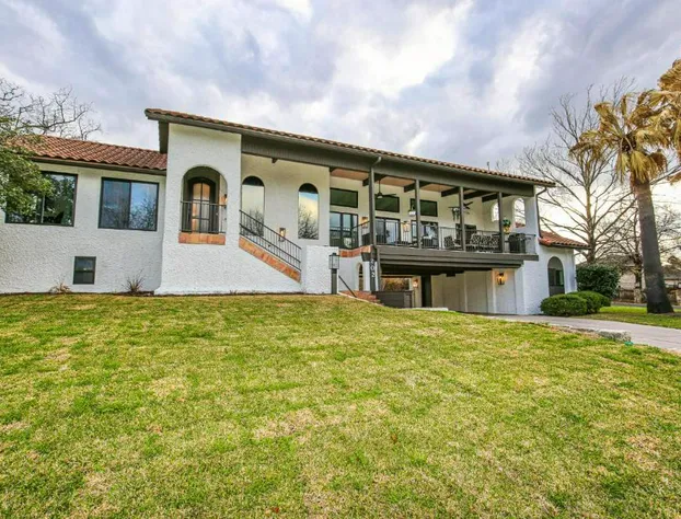 Luxury Spanish Style Home Walking Steps to HSB Resort hotel detail image 3