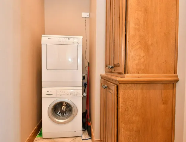 Oak Wood Lodge hotel detail image 3