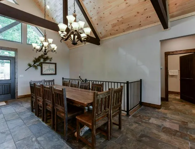 Lodge 73 hotel detail image 2