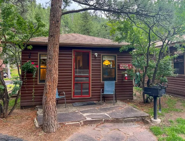 Castle Mountain Lodge hotel detail image 3