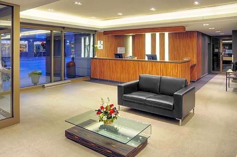 Quality Hotel Montreal Centre-Ville hotel hero