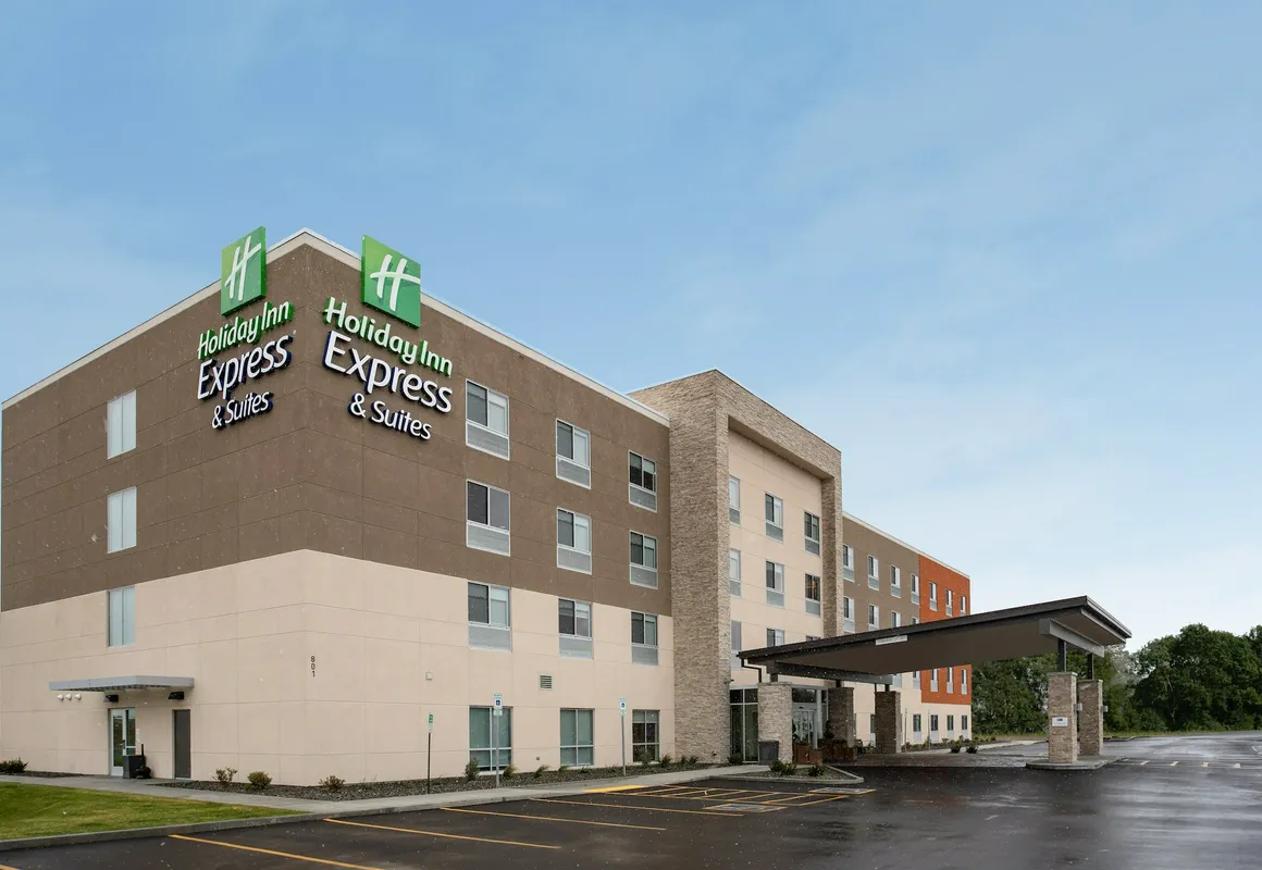 Holiday Inn Express and Suites Burley by IHG hotel hero