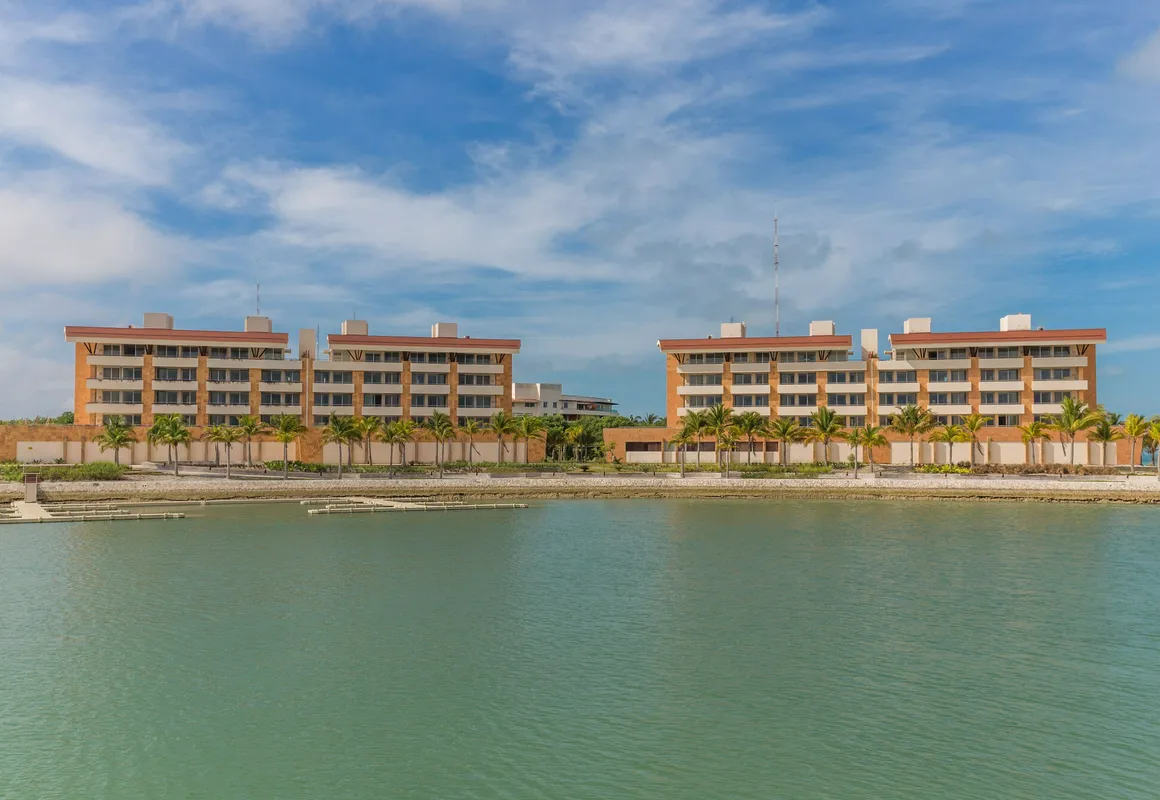 Aak Bal All Suite Resort hotel hero