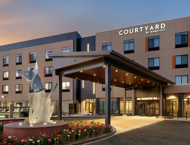 Courtyard by Marriott Petaluma Sonoma County hotel detail image 1