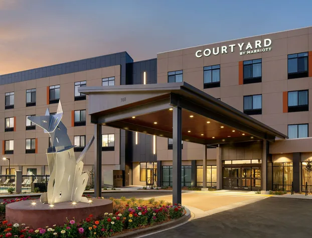 Courtyard by Marriott Petaluma Sonoma County hotel detail image 1