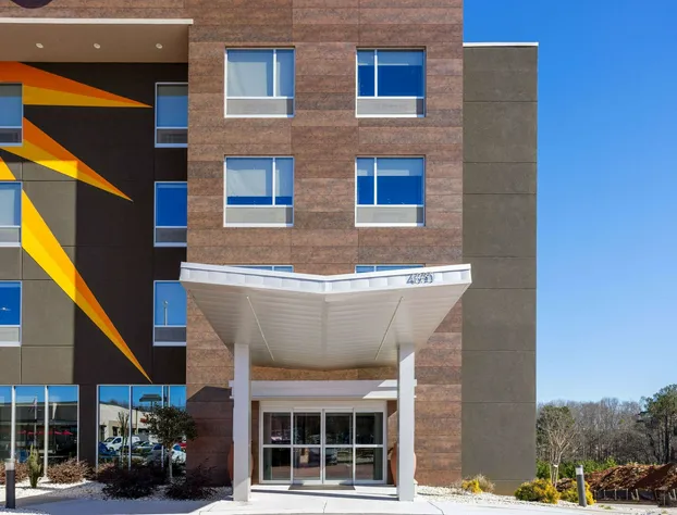 La Quinta Inn & Suites by Wyndham Locust Grove hotel detail image 2