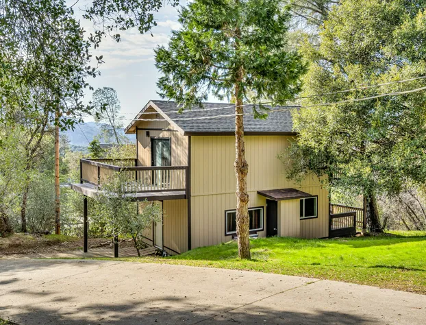 Mountain Trail Lodge & Vacation Rentals hotel detail image 4