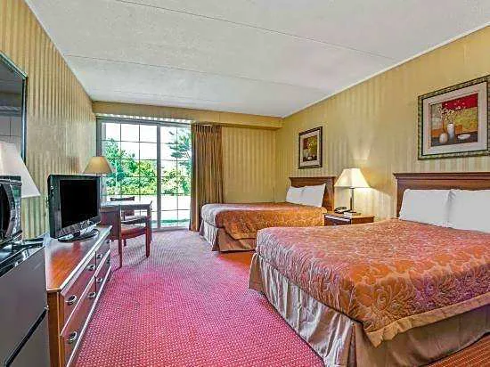 HomeSpring Inn & Studios hotel detail image 3