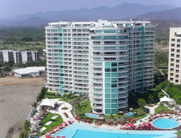 Bay View Grand Marina 3BR hotel detail image 1