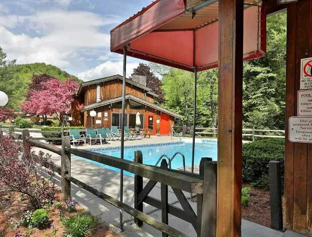 Cedarbrook Hotel Room W/2 Doubles 101 hotel detail image 1