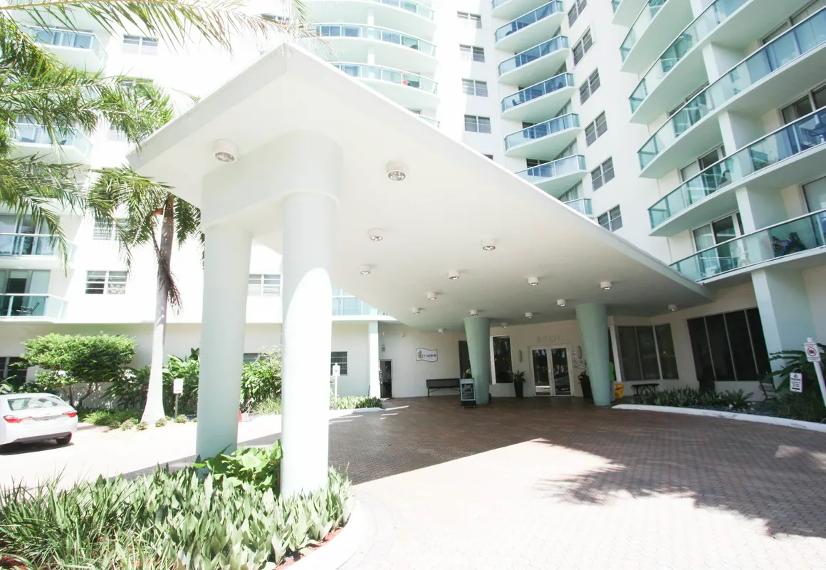 The Tides by MiaRentals hotel hero