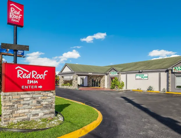 Red Roof Inn Savannah - Richmond Hill/ I-95 hotel detail image 1