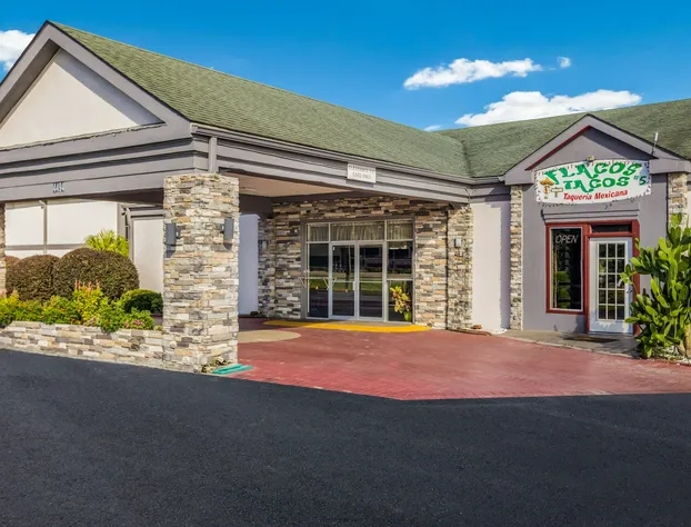 Red Roof Inn Savannah - Richmond Hill/ I-95 hotel detail image 2