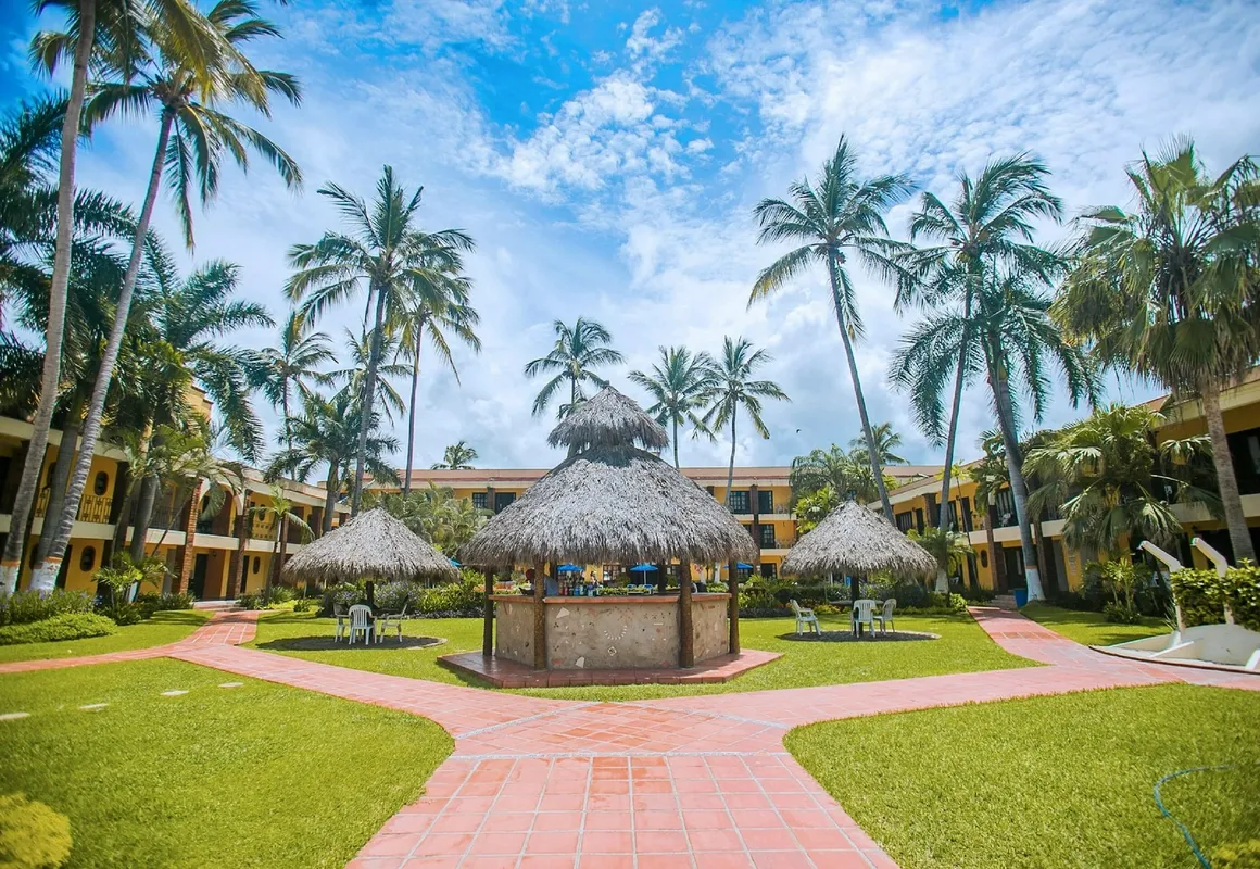 Estancia San Carlos Guayabitos hotel hero