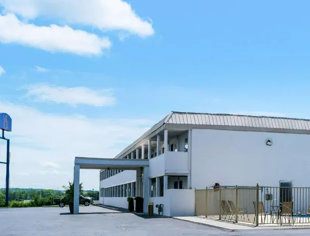 Motel 75 Monroe hotel detail image 4