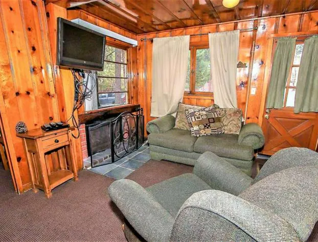 Shore Acres Lodge #451 hotel detail image 2