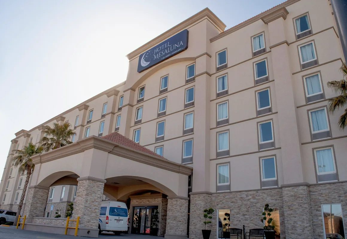 Hotel Mesaluna Near American Consulate hotel hero