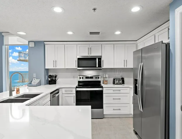 Majestic Beach Condos hotel detail image 4