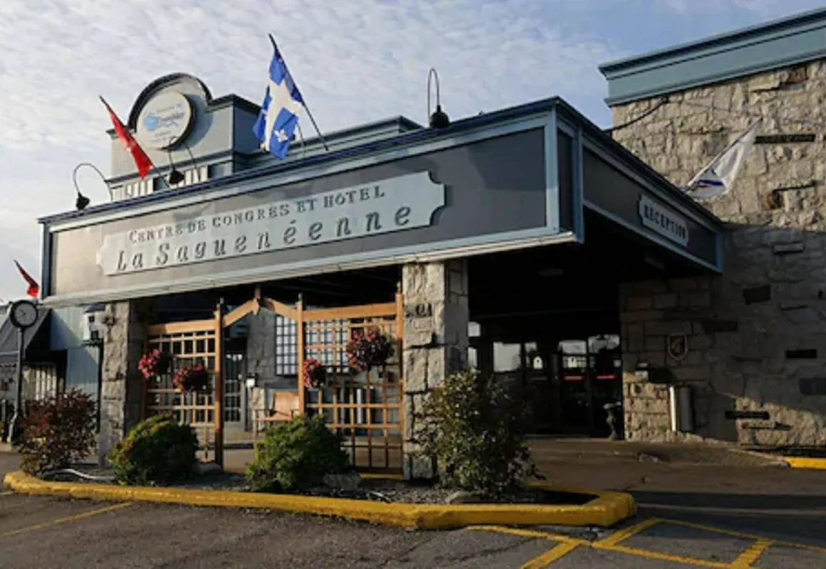 La Saguenéenne - Hôtel et Centre de Congrès hotel hero