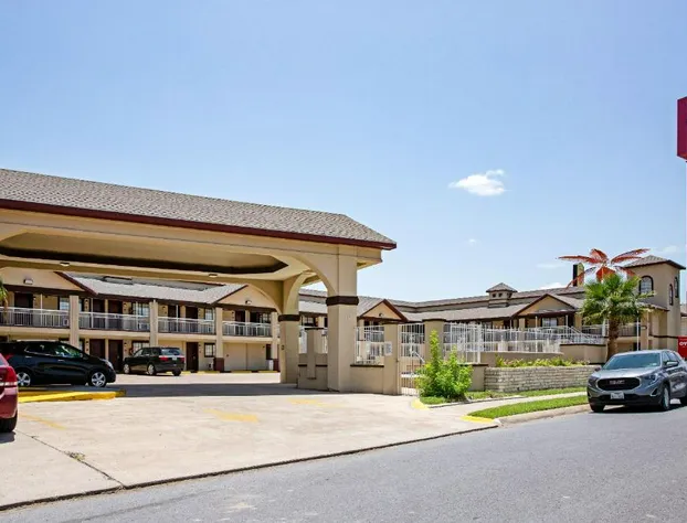 OYO Hotel McAllen Airport South hotel detail image 1