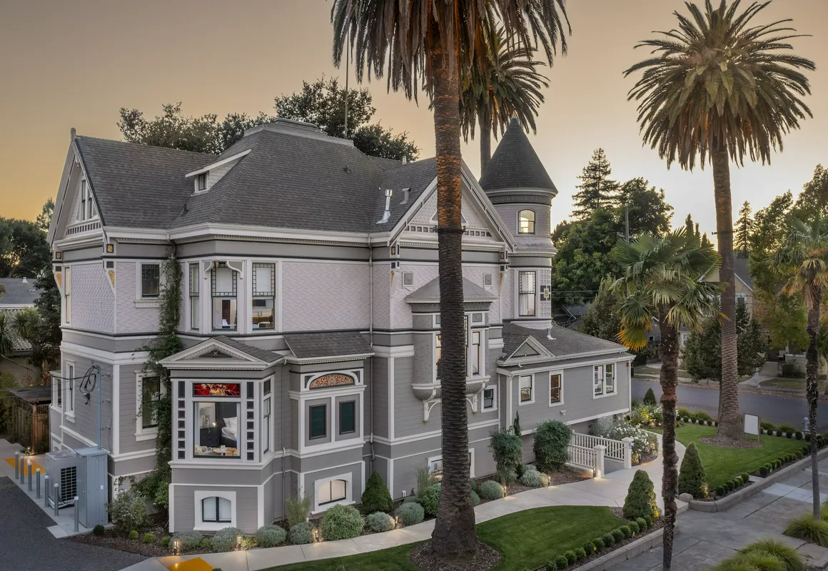 The George Luxury Boutique Inn hotel hero