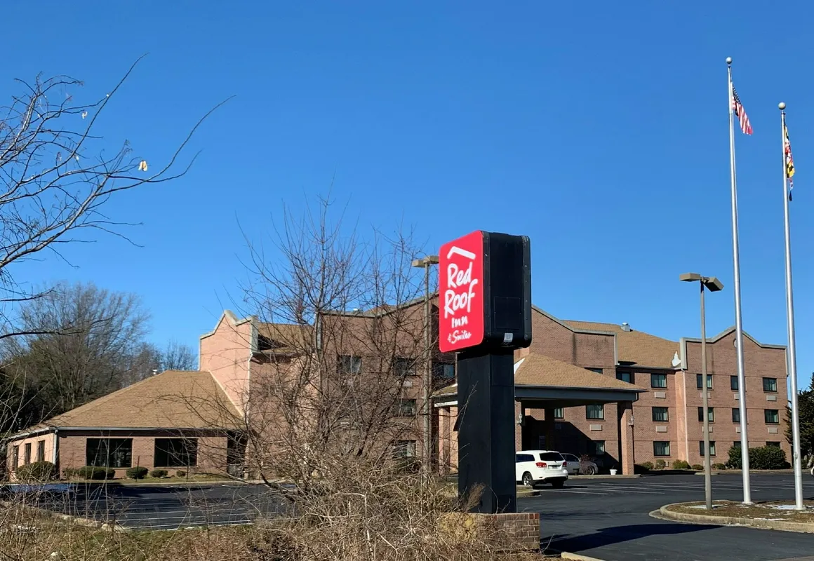 Red Roof Inn & Suites Chestertown hotel hero