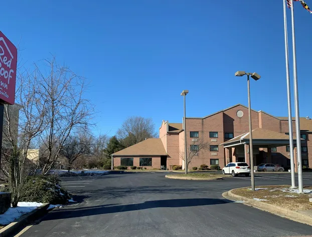 Red Roof Inn & Suites Chestertown hotel detail image 1