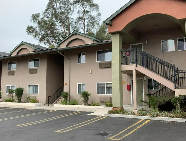 Olive Tree Inn & Suites, a Howard Johnson by Wyndham hotel detail image 4
