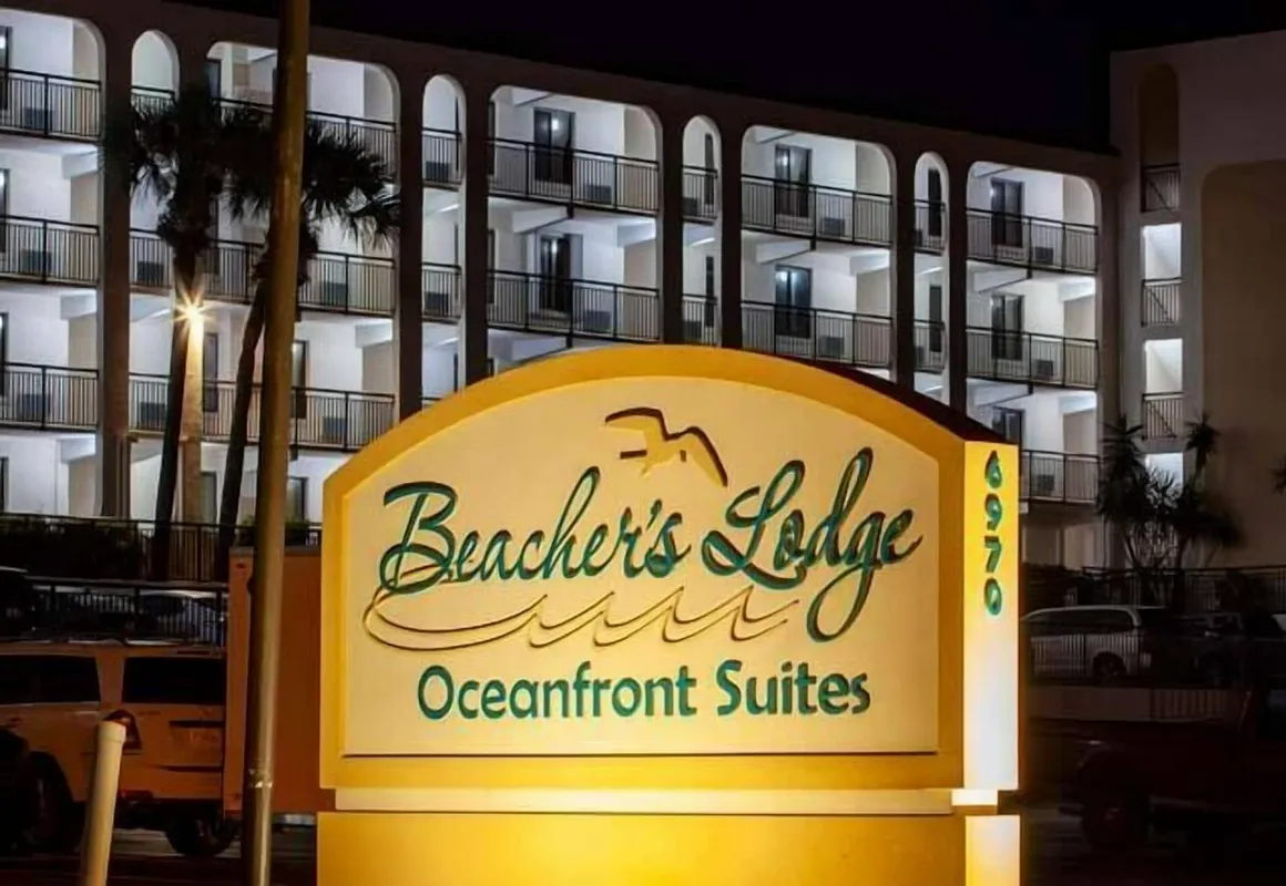Beacher's Lodge Oceanfront Suites hotel hero