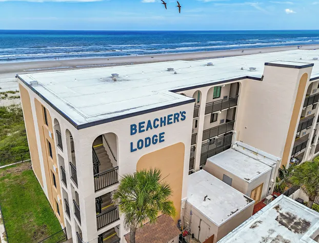 Beacher's Lodge Oceanfront Suites hotel detail image 1