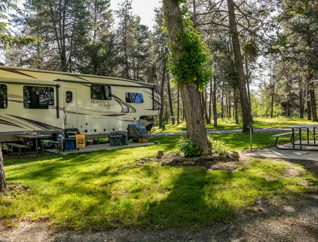 Alpine Lodge and RV hotel detail image 1