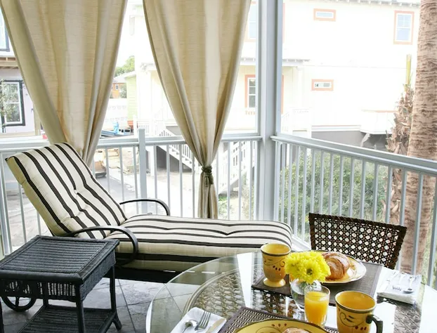 Water's Edge Inn - Adults Only hotel detail image 4