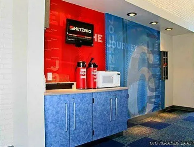 Red Roof Inn KC Sports Complex Independence hotel detail image 1