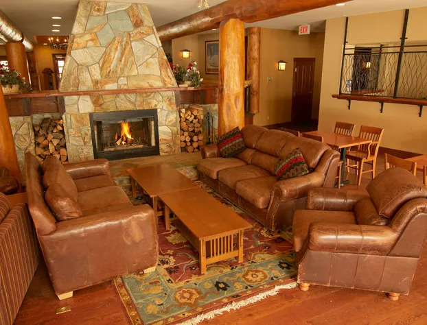 Snow Creek Lodge by Fernie Lodging Co hotel detail image 2