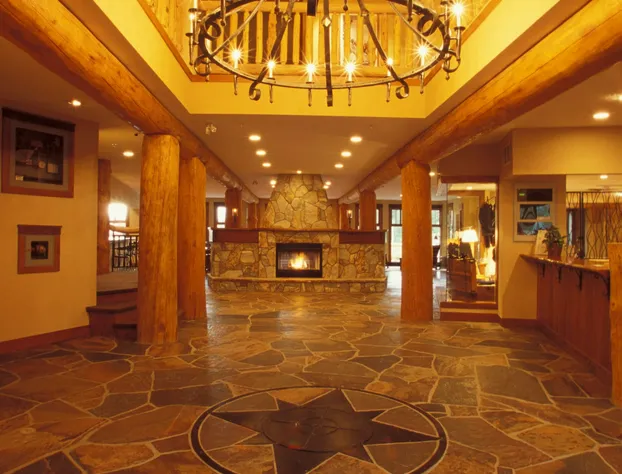 Snow Creek Lodge by Fernie Lodging Co hotel detail image 3