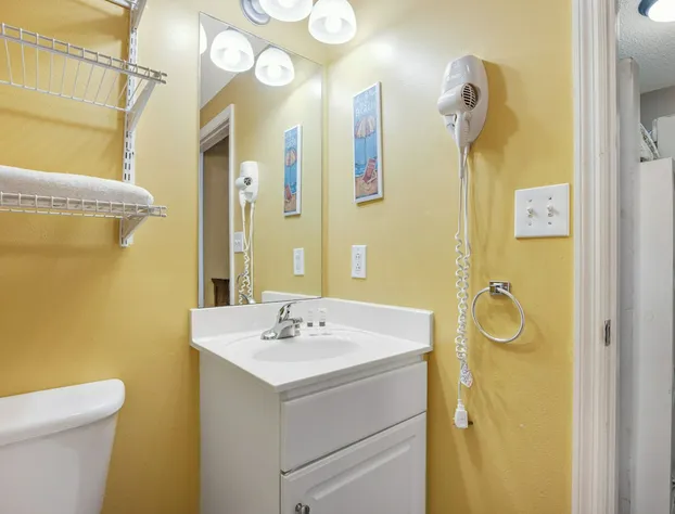 Majestic Beach Towers Resort By Phg hotel detail image 3