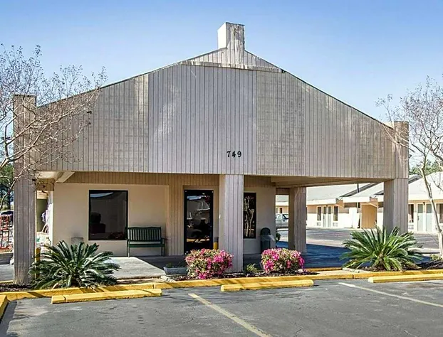 Rodeway Inn Brookhaven hotel detail image 4