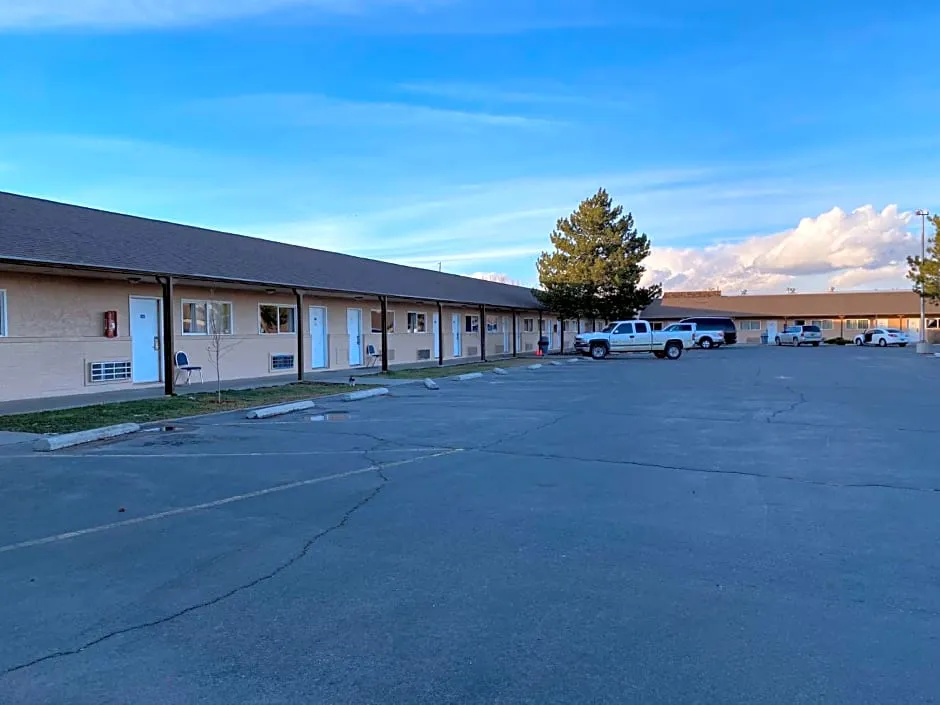 Travelodge by Wyndham Farmington Hwy 64 hotel hero