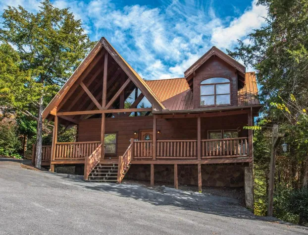 Moonlight Theater Lodge 3 Bedrooms Hot Tub Pool Sleeps 14 hotel detail image 4