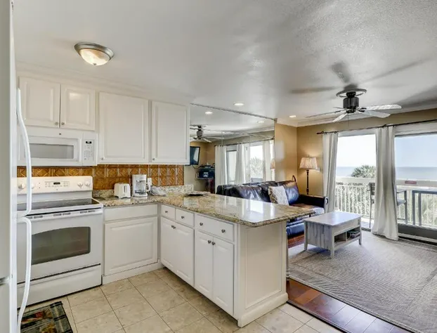 Breakers 215 hotel detail image 3