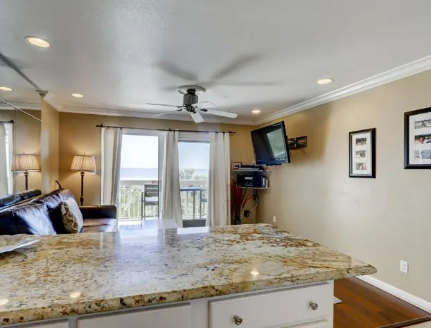 Breakers 215 hotel detail image 4