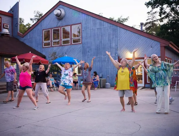 Williamsburg Camping Resort 38 ft. Park Model 5 hotel detail image 1