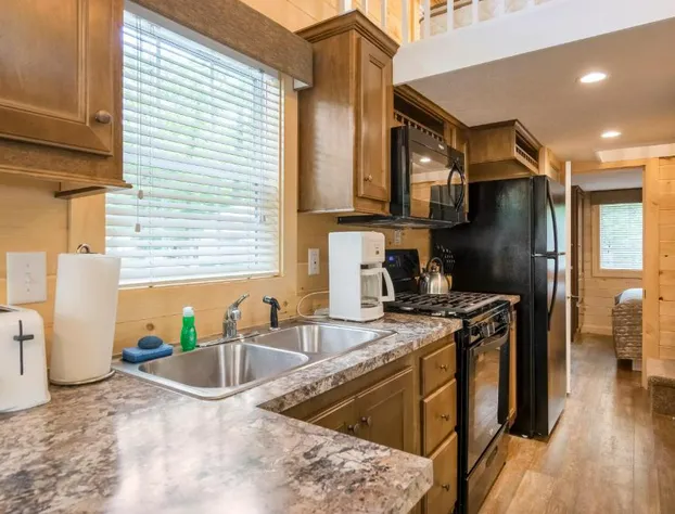 Williamsburg Camping Resort 38 ft. Park Model 5 hotel detail image 4