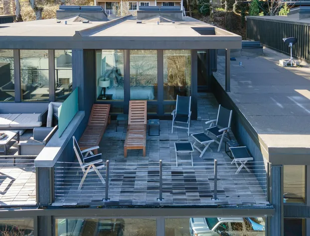 ALOFT Airy Design Townhouse with Columbia River View by RedAwning hotel detail image 1