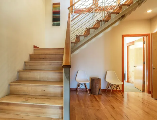 ALOFT Airy Design Townhouse with Columbia River View by RedAwning hotel detail image 3