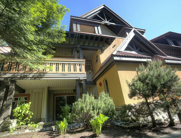 Stoney Creek Sunpath by Whistler Premier hotel detail image 1